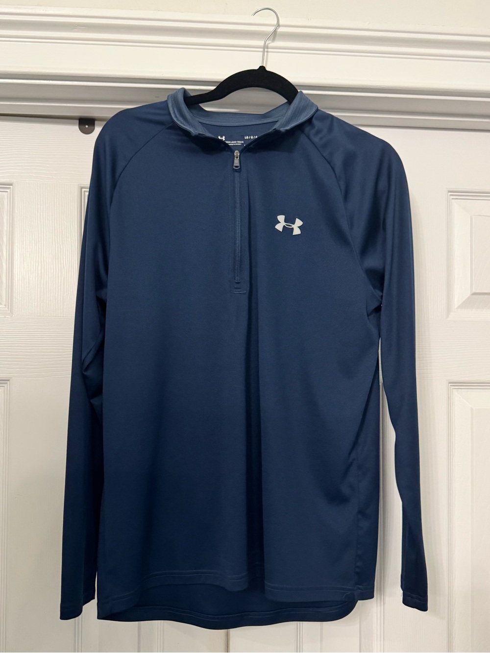 Under Amour Men’s Dark Blue quarter-Zip Heatgear large